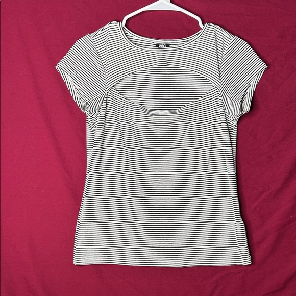 H&M Tops - GBG Los Angeles Black and White Striped Short Sleeve Top